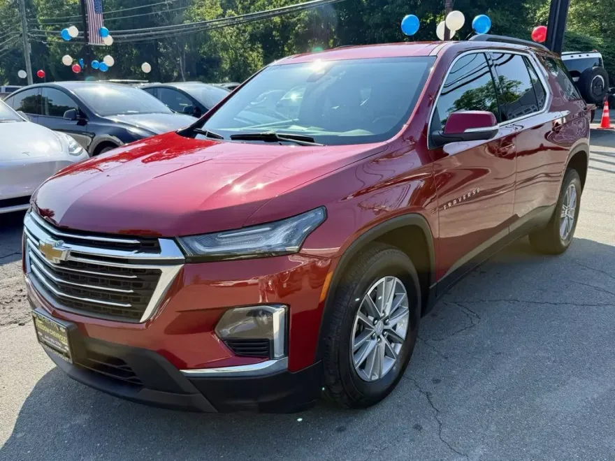 2023 Chevrolet Traverse Leather photo 1