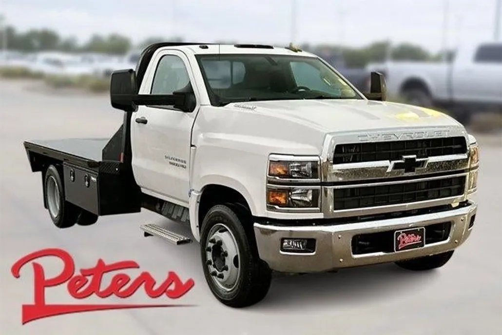 2024 Chevrolet Silverado 5500HD Work Truck photo 1