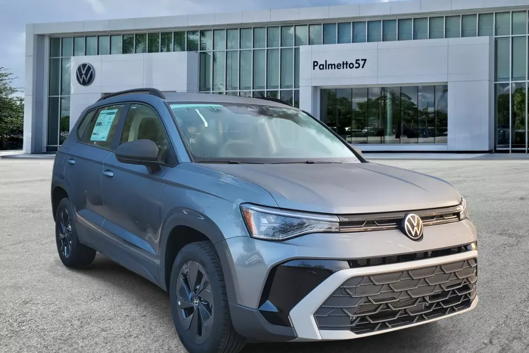 2025 Volkswagen Taos S photo 1