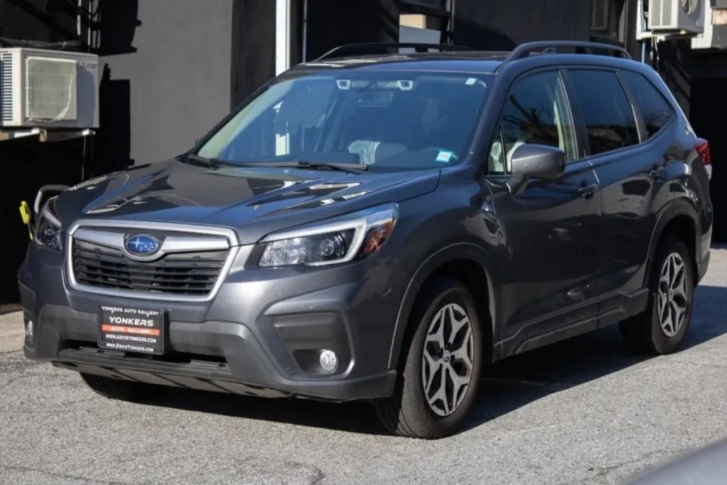 2021 Subaru Forester Premium photo 1