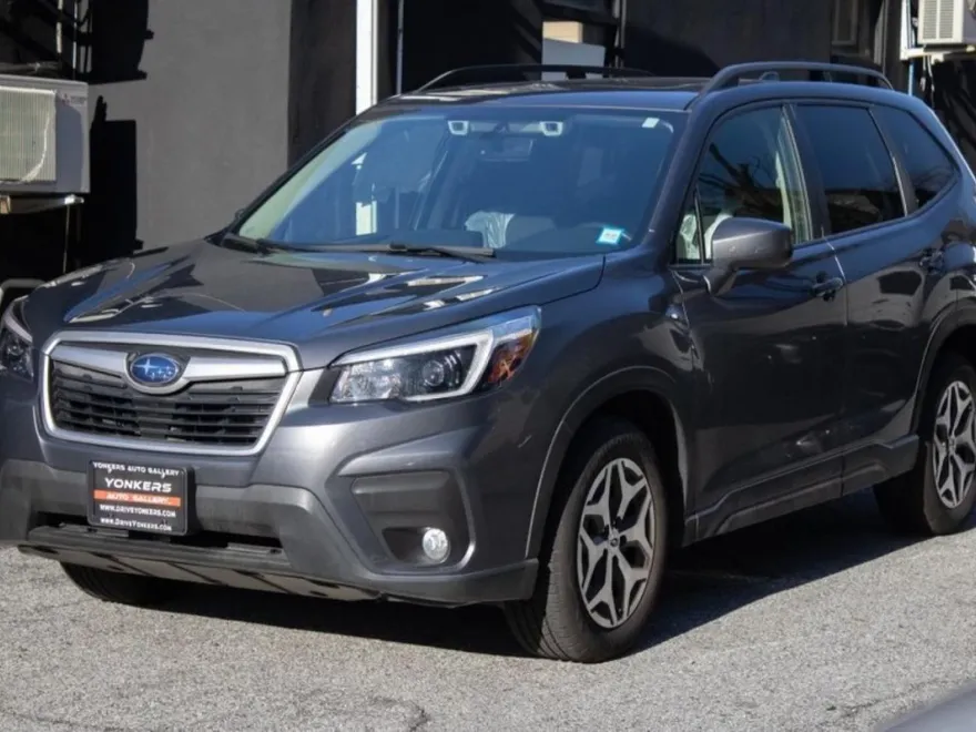 2021 Subaru Forester Premium photo 1