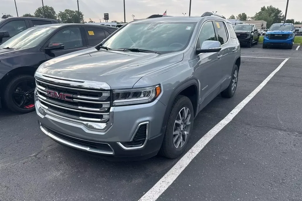 2023 Gmc Acadia SLE photo 1