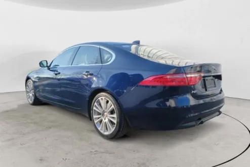 2020 Jaguar XF 25t Premium photo 3