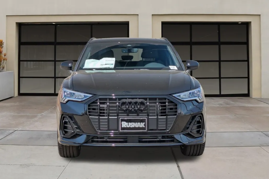 2025 Audi Q3 S line Premium Plus photo 1