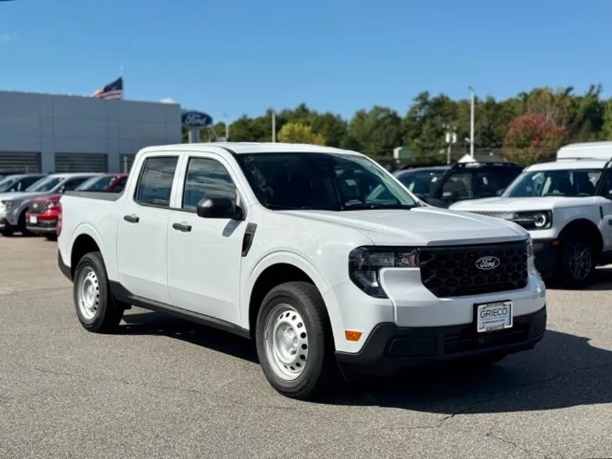 2025 Ford Maverick XL photo 1