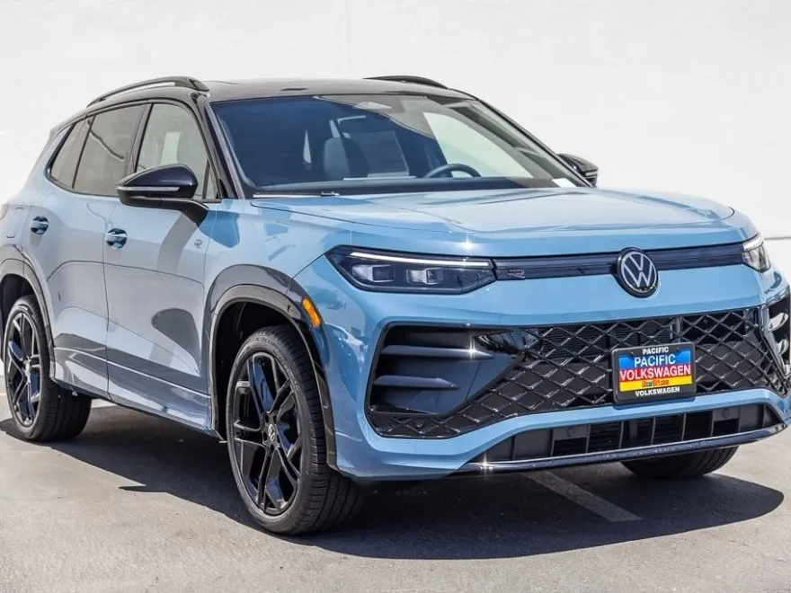 2025 Volkswagen Tiguan SE R-Line Black photo 1
