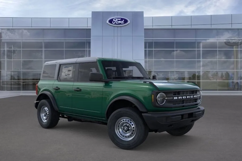 2025 Ford Bronco Base photo 1