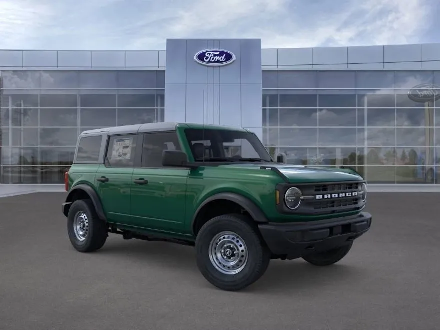 2025 Ford Bronco Base photo 1