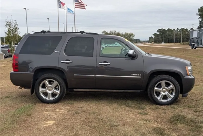 2010 Chevrolet Tahoe LTZ photo 1