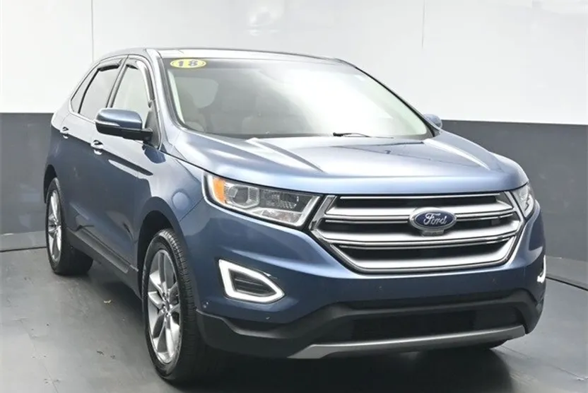2018 Ford Edge Titanium photo 1