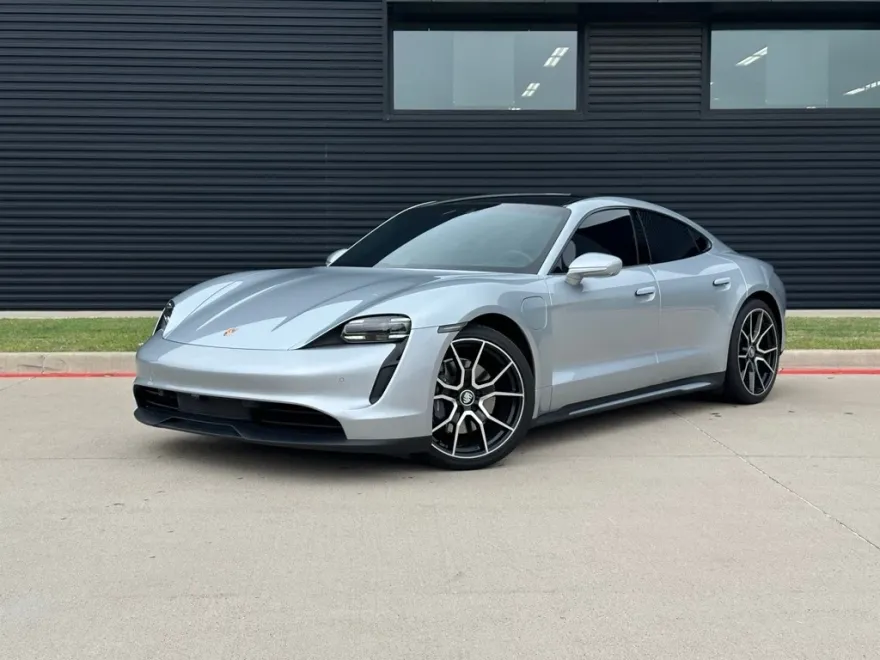 2023 Porsche Taycan photo 1