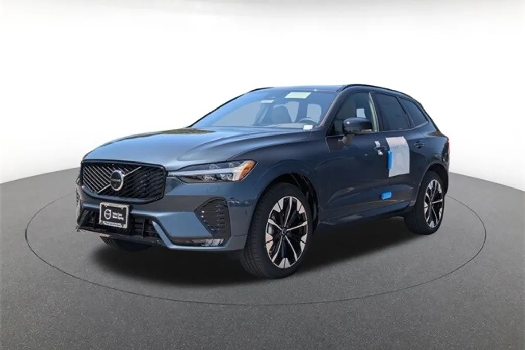 2026 Volvo XC60 B5 Plus photo 1