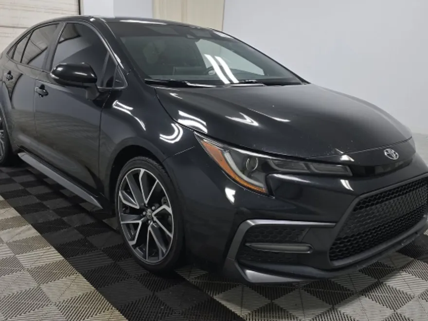 2020 Toyota Corolla SE photo 1