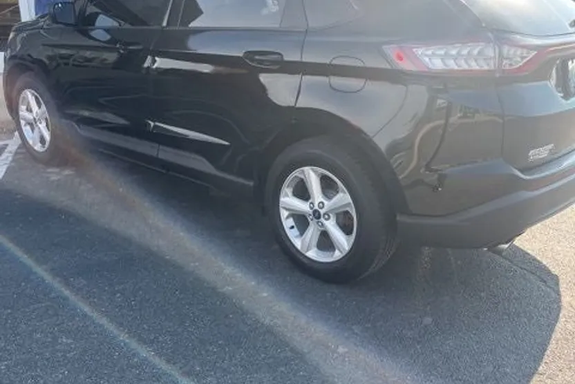2018 Ford Edge SE photo 1
