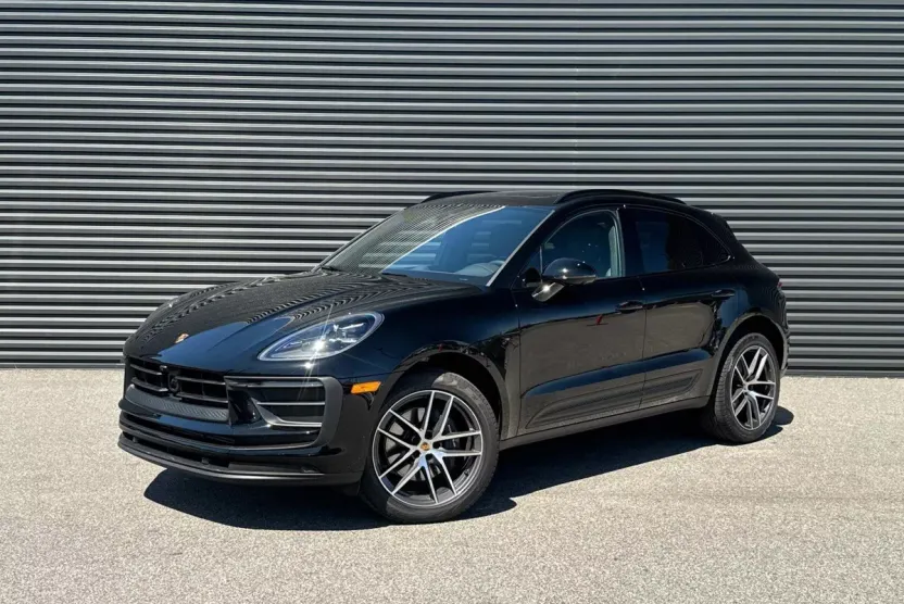 2025 Porsche Macan S photo 1