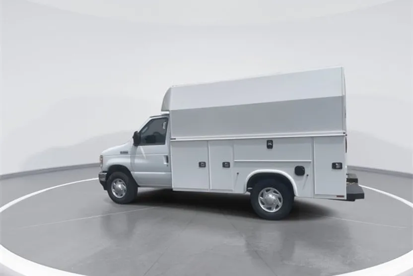 2025 Ford E-350 Base photo 1