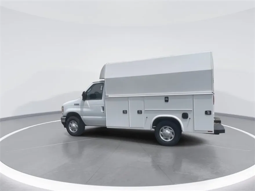 2025 Ford E-350 Base photo 1