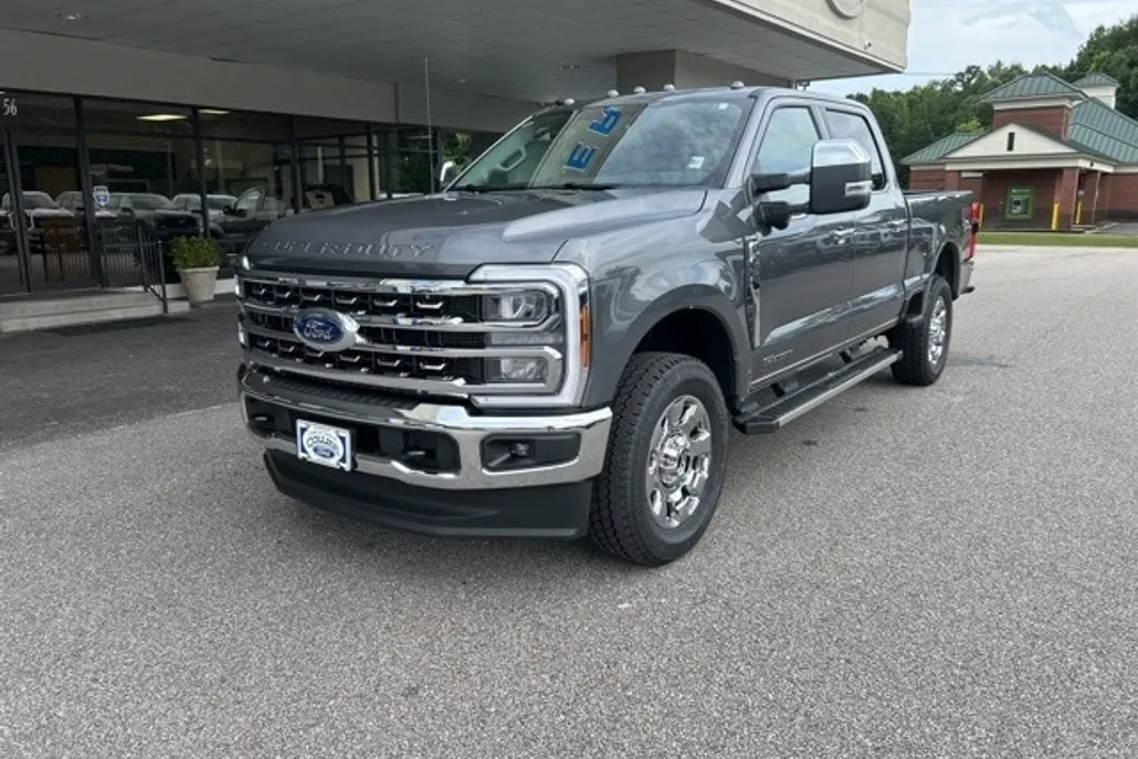 2025 Ford F-250 photo 1