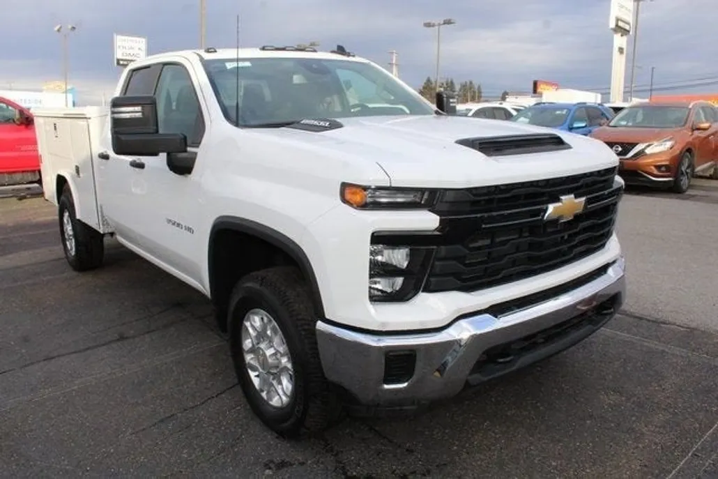 2024 Chevrolet Silverado 3500HD photo 1