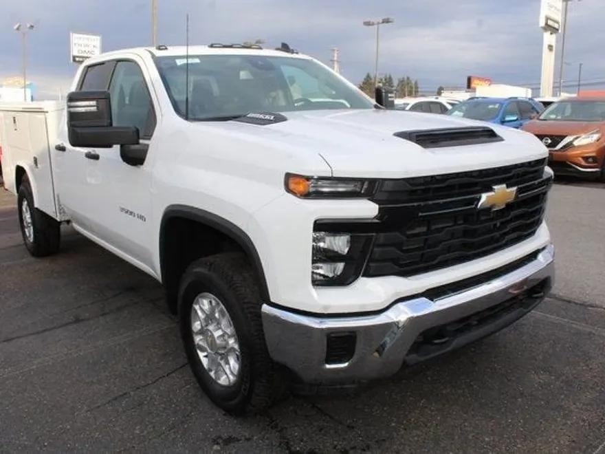2024 Chevrolet Silverado 3500HD photo 1