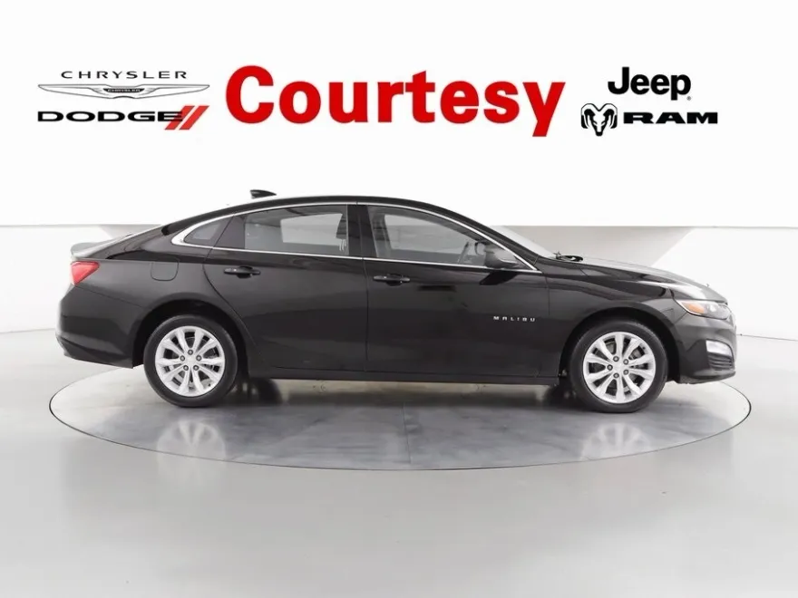 2025 Chevrolet Malibu 1LT photo 1