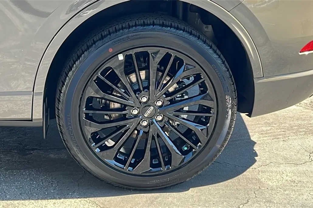 2025 Lincoln Corsair Premiere photo 1