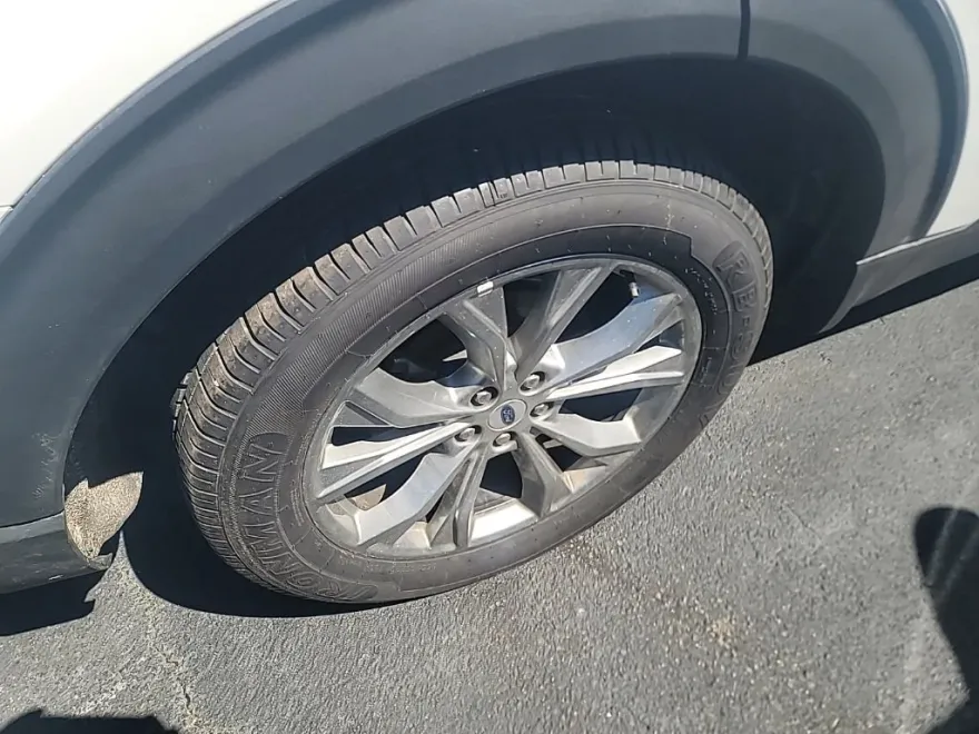 2023 Ford Explorer Limited photo 1