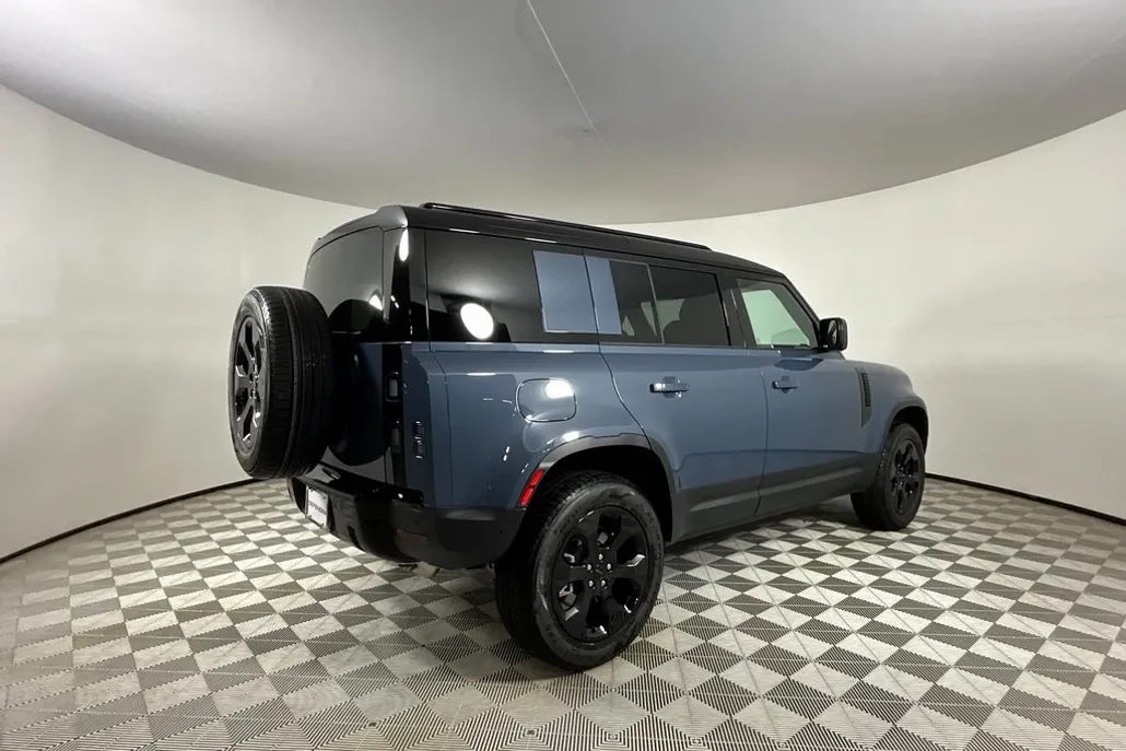 2026 Land Rover Defender 110 S photo 1