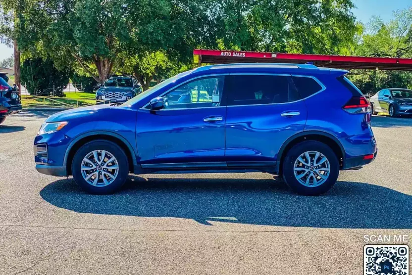 2020 Nissan Rogue SV photo 1