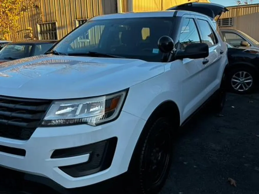 2019 Ford Explorer photo 1