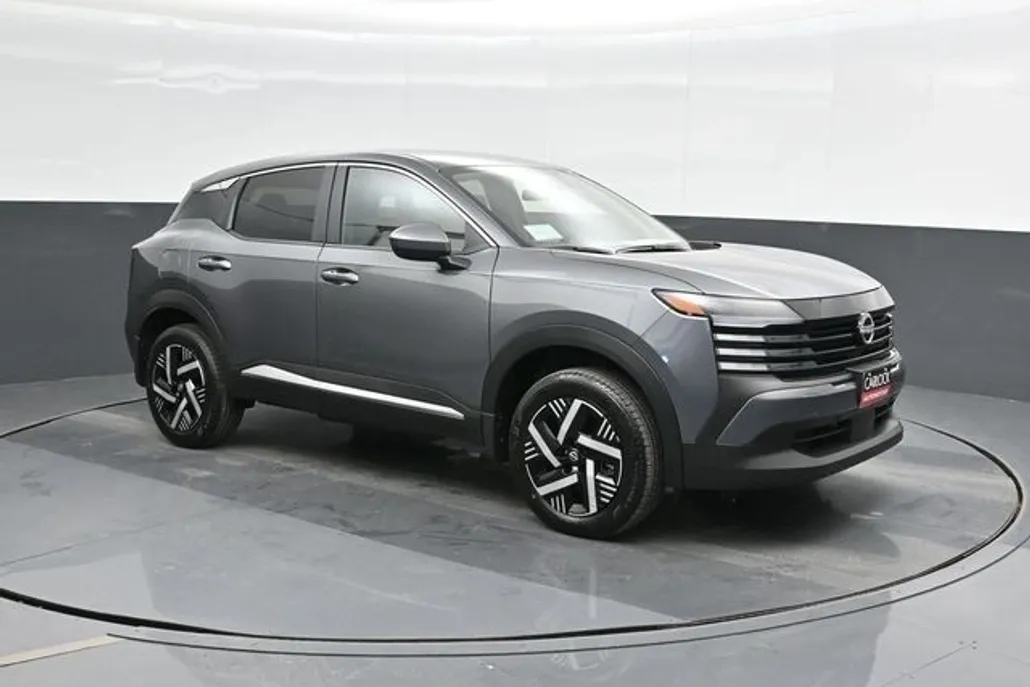 2025 Nissan Kicks SV photo 1