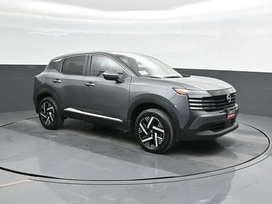2025 Nissan Kicks SV photo 1