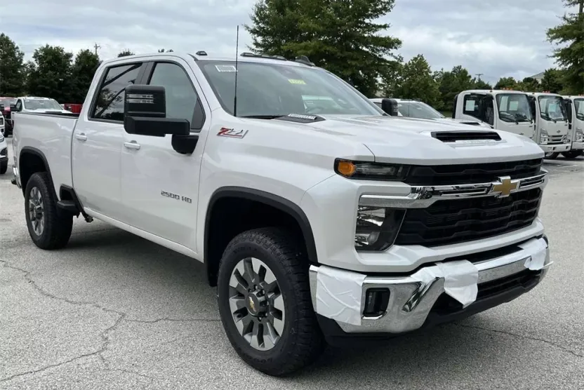 2024 Chevrolet Silverado 2500HD LT photo 1