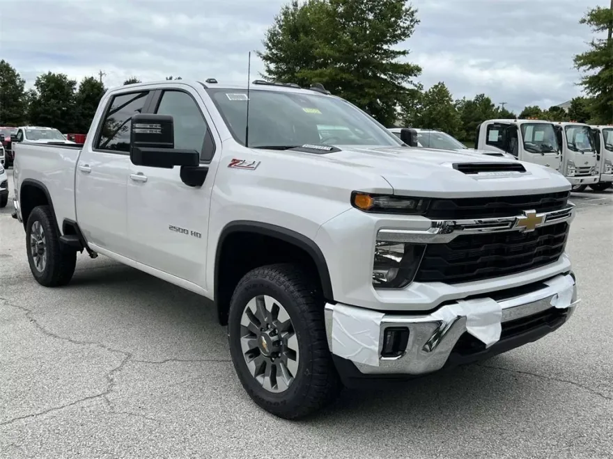 2024 Chevrolet Silverado 2500HD LT photo 1