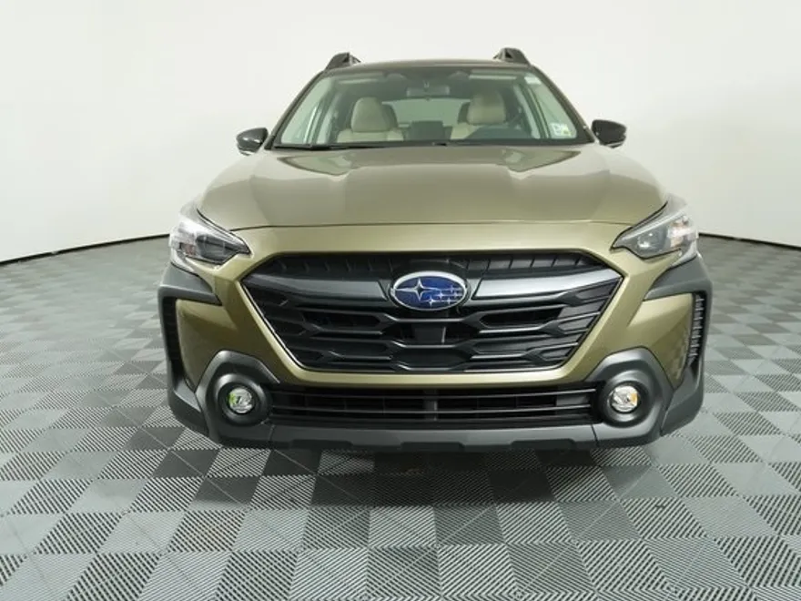 2025 Subaru Outback Premium photo 1