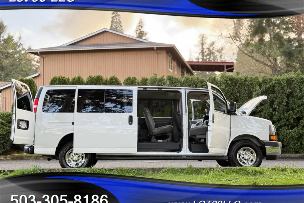 2021 Chevrolet Express LT Passenger Van photo 1