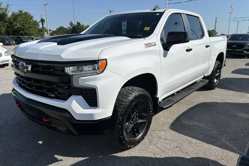 2023 Chevrolet Silverado 1500 LT Trail Boss photo 1