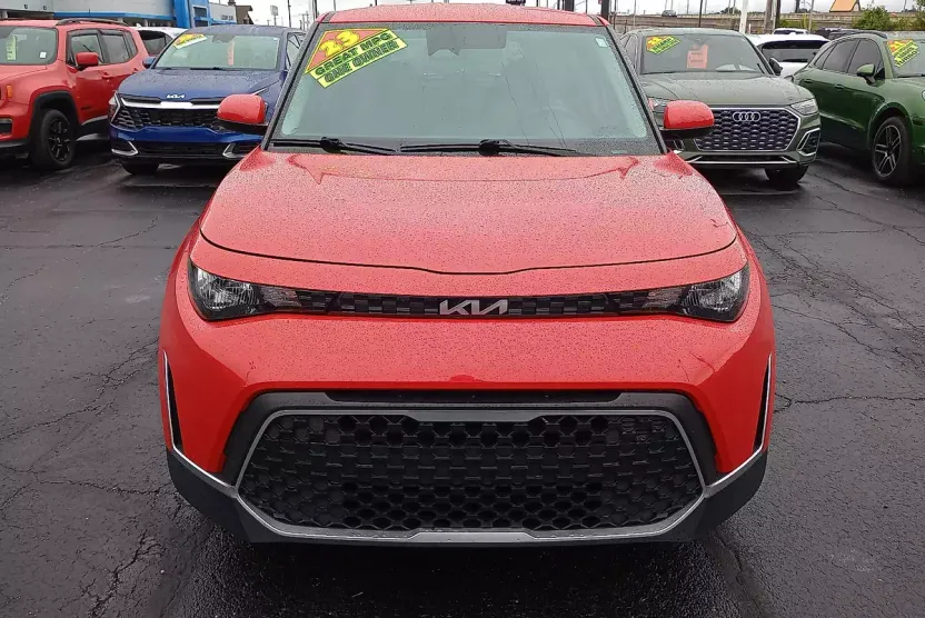 2023 Kia Soul LX S photo 1