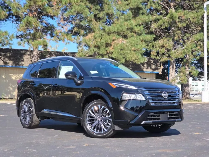 2026 Nissan Rogue Platinum photo 1