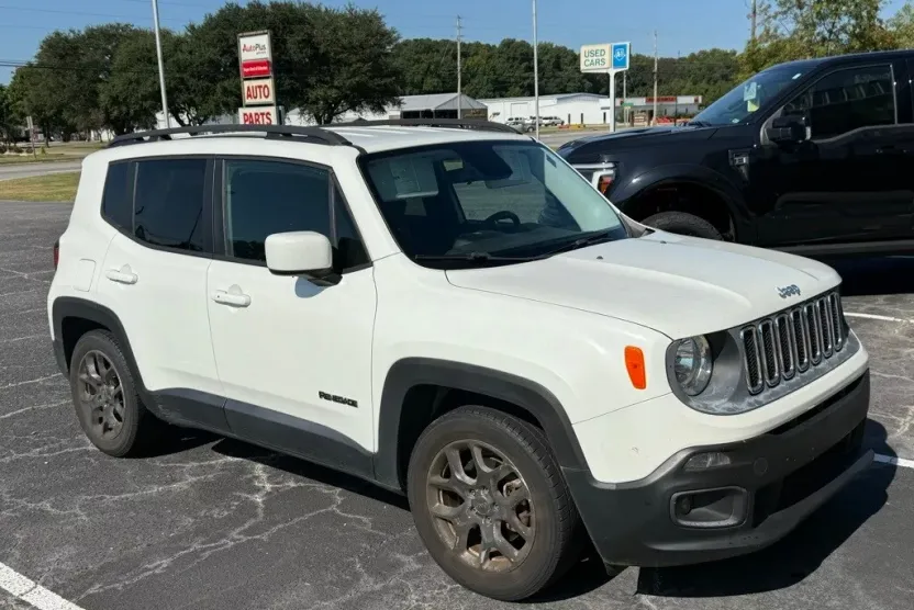 2015 Jeep Renegade Latitude photo 1