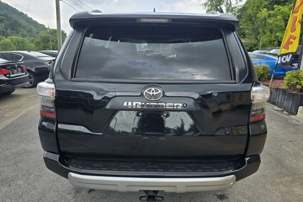 2018 Toyota 4Runner TRD Off-Road Premium photo 1
