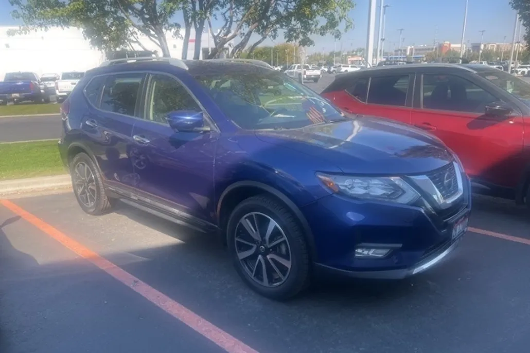 2019 Nissan Rogue SL photo 1