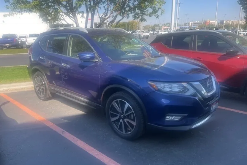2019 Nissan Rogue SL photo 1