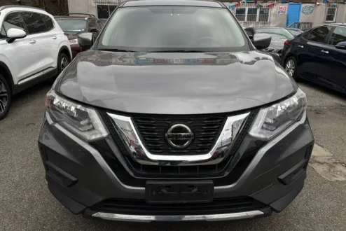 2018 Nissan Rogue S photo 2