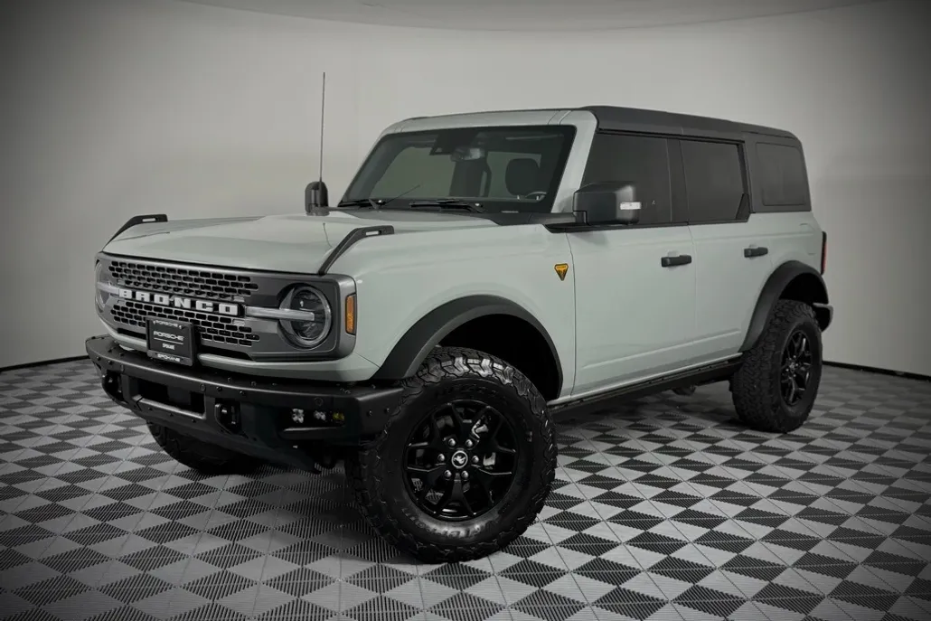 2021 Ford Bronco Badlands photo 1