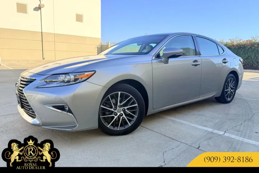 2017 Lexus ES 350 Luxury photo 1