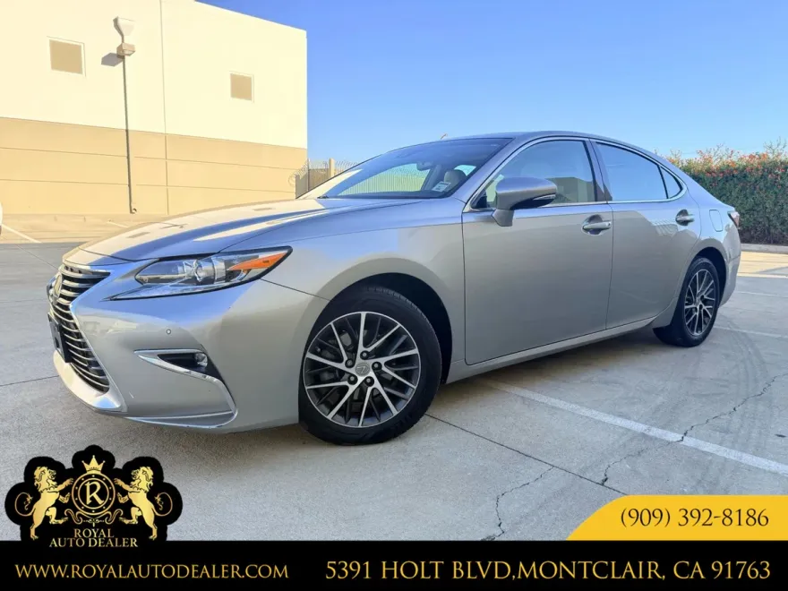 2017 Lexus ES 350 Luxury photo 1