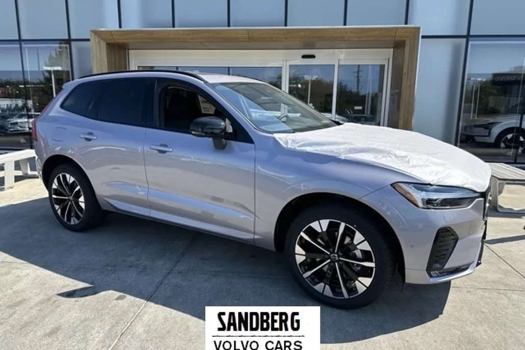 2026 Volvo XC60 B5 Plus photo 1