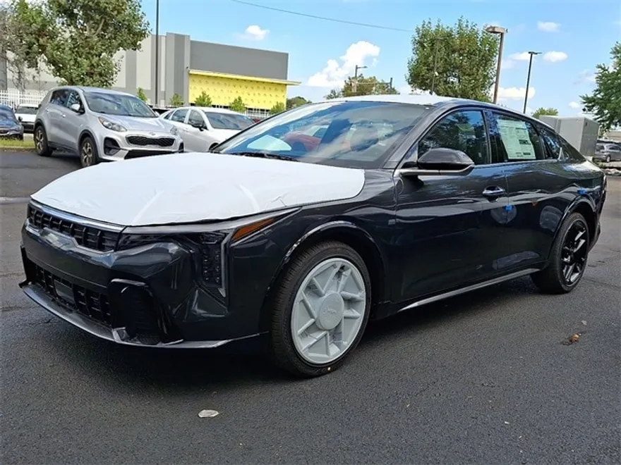 2025 Kia K4 GT-Line Turbo photo 1