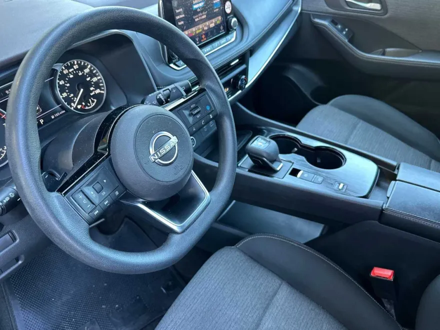 2023 Nissan Rogue SV photo 1